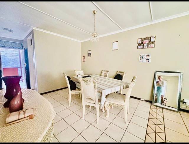 1 BEDROOM APARTMENT FOR SALE IN VANDERBIJLPARK CW 3